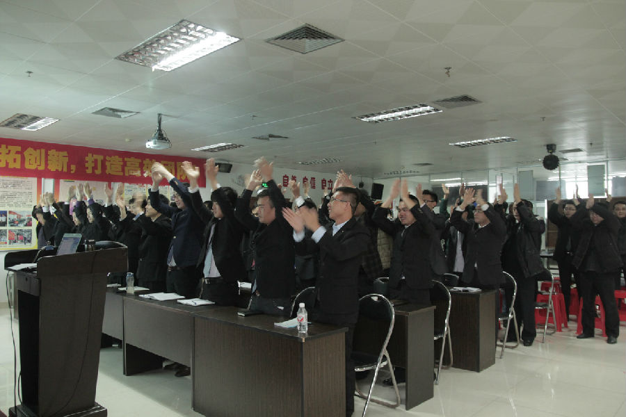 1掌聲響起來 為自己一年的努力喝彩.JPG